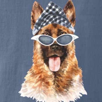 German shepherd se šátkem