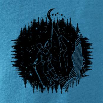 Turista v noční krajině