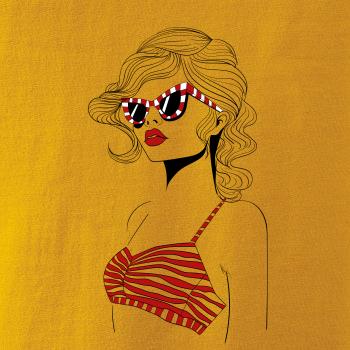 Dívka s červenými plavkami