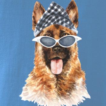 German shepherd se šátkem