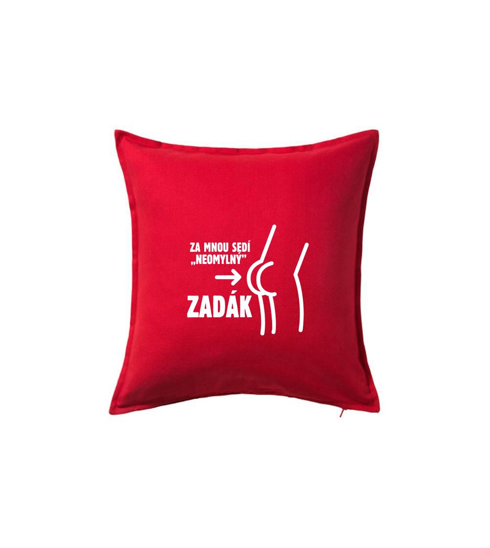 Za mnou sedí zadák