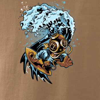 Surfující potápěč