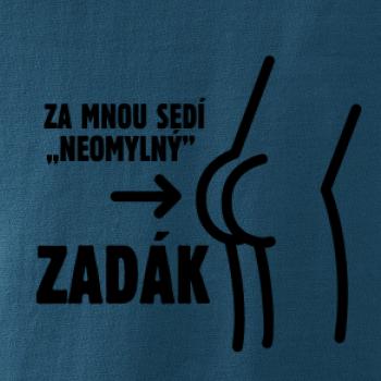 Za mnou sedí zadák