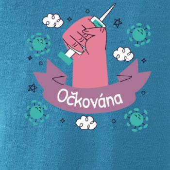 Očkována - ruka a stříkačka