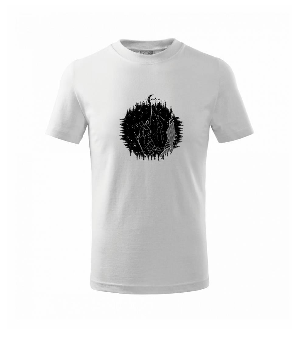 Turista v noční krajině