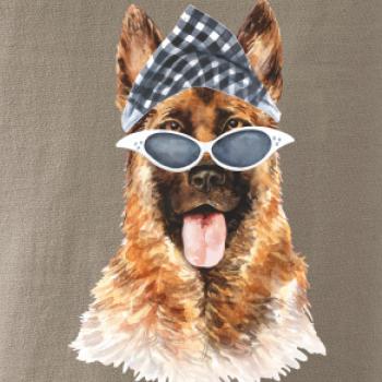 German shepherd se šátkem