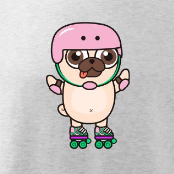 Mops a kolečkové brusle