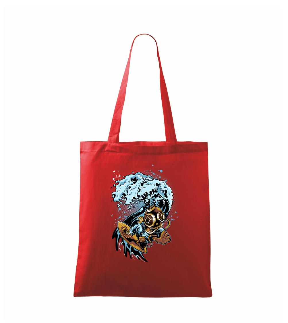 Surfující potápěč