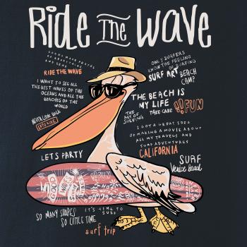 Ride the wave pelikán