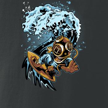 Surfující potápěč