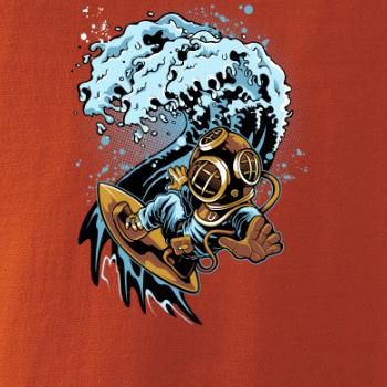 Surfující potápěč