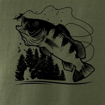 Rybář na břehu rybníka muškaří