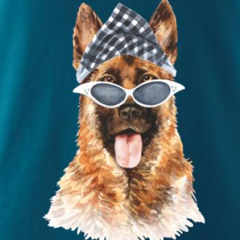 German shepherd se šátkem