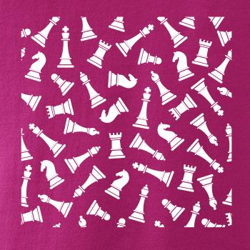 Šachové figurky ve čtverci