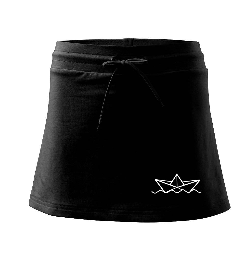 Papírová loďka na vodě