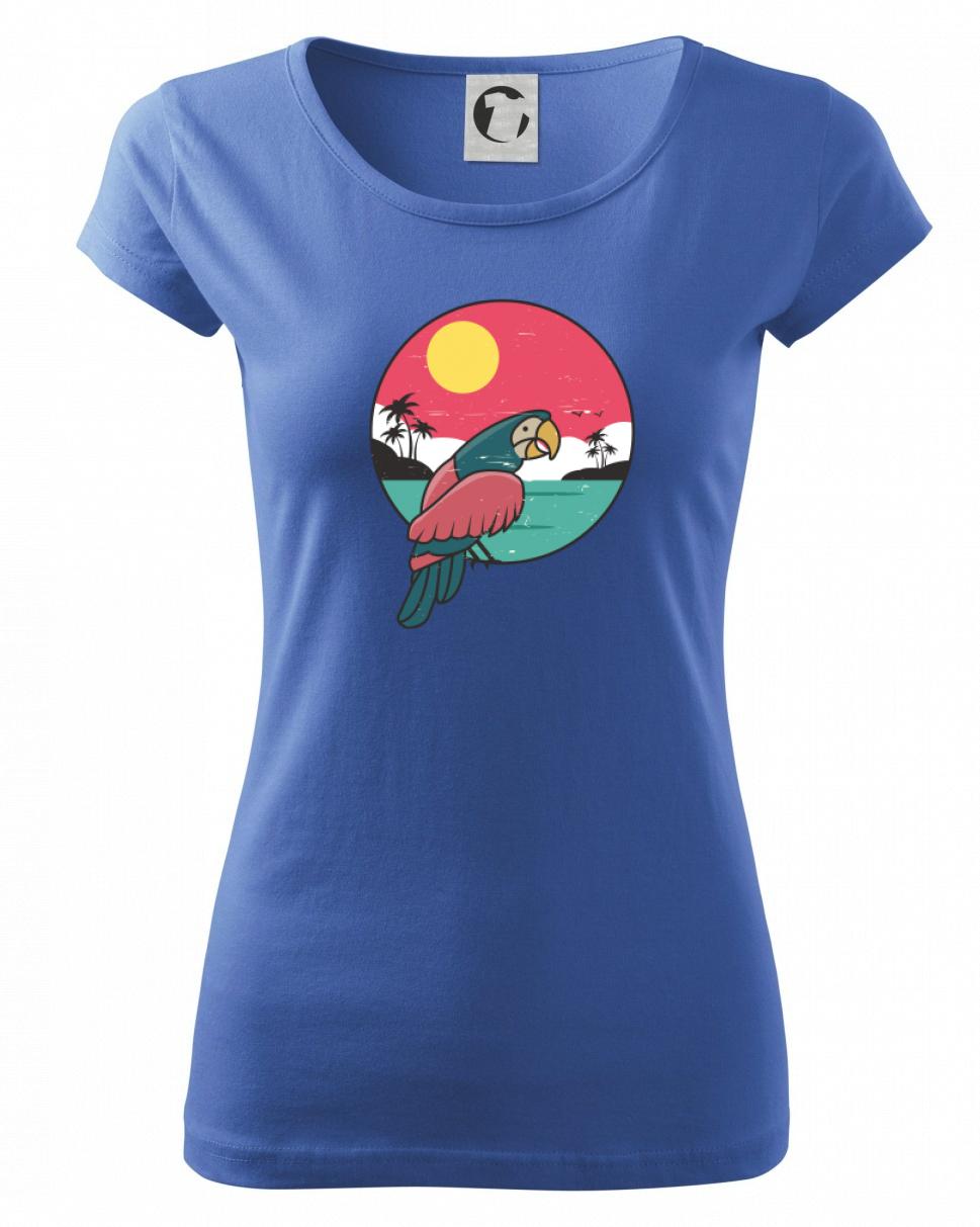 Papoušek v kruhu u moře