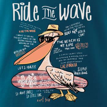 Ride the wave pelikán