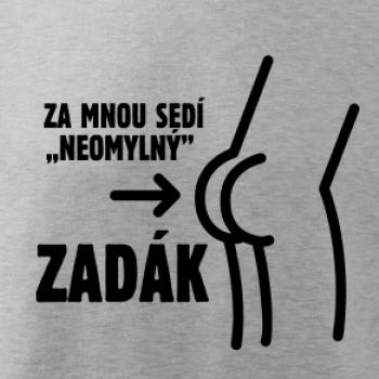 Za mnou sedí zadák