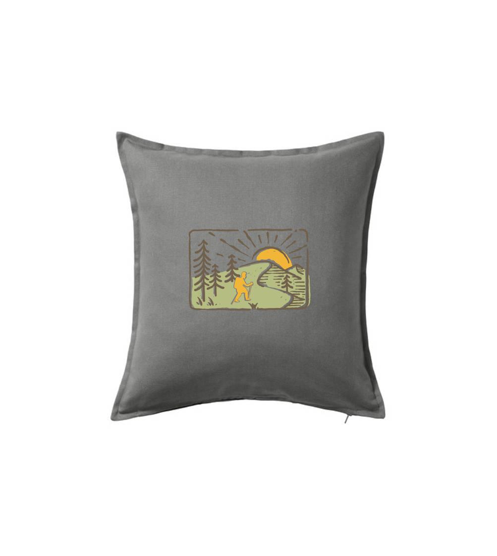 Nordic walking v přírodě