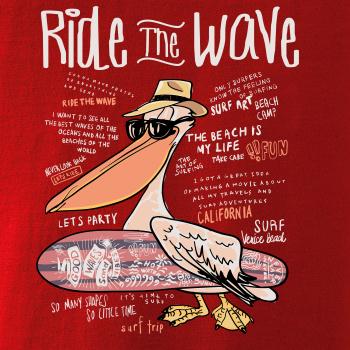 Ride the wave pelikán