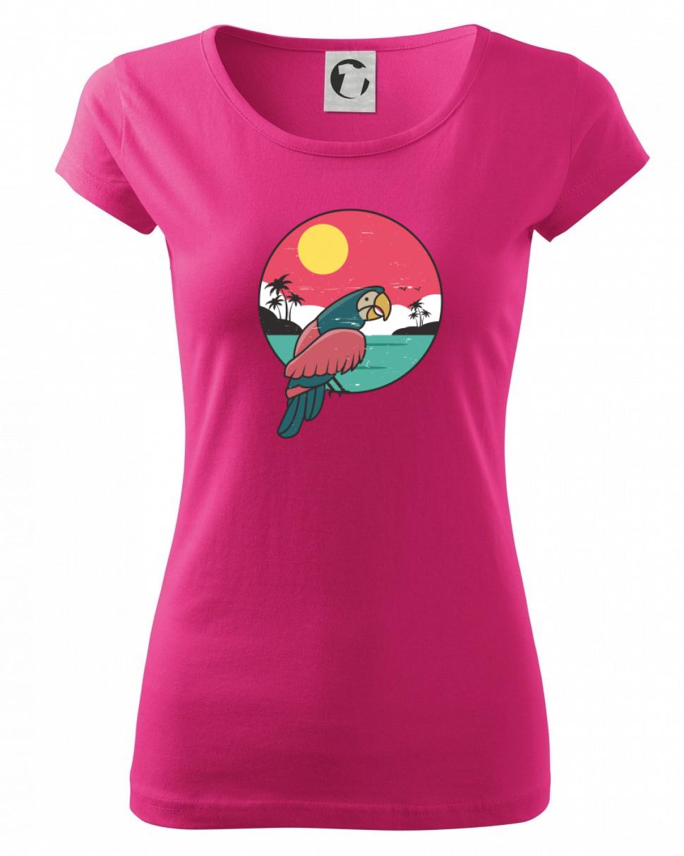 Papoušek v kruhu u moře