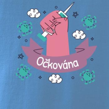 Očkována - ruka a stříkačka