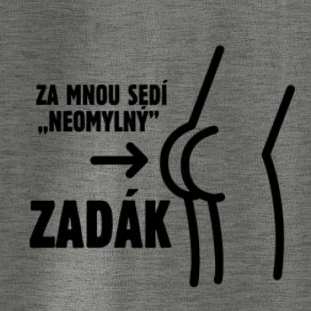 Za mnou sedí zadák