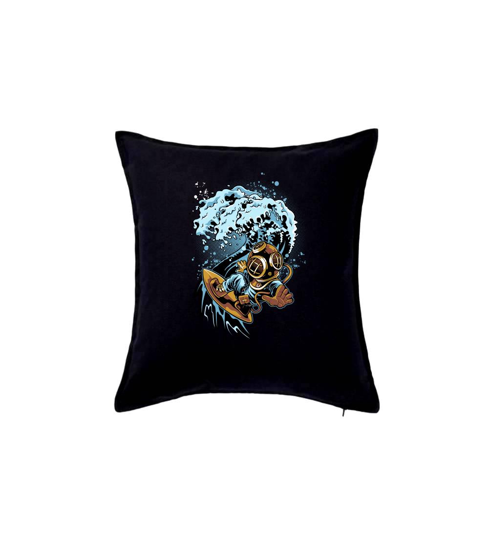 Surfující potápěč