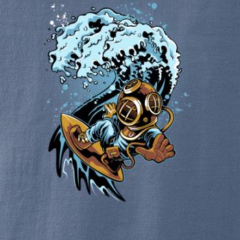 Surfující potápěč