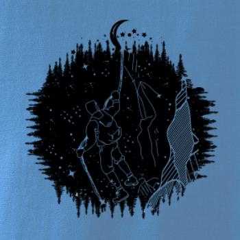 Turista v noční krajině