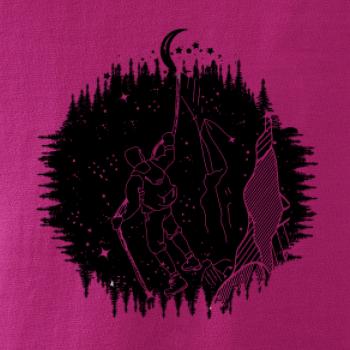 Turista v noční krajině