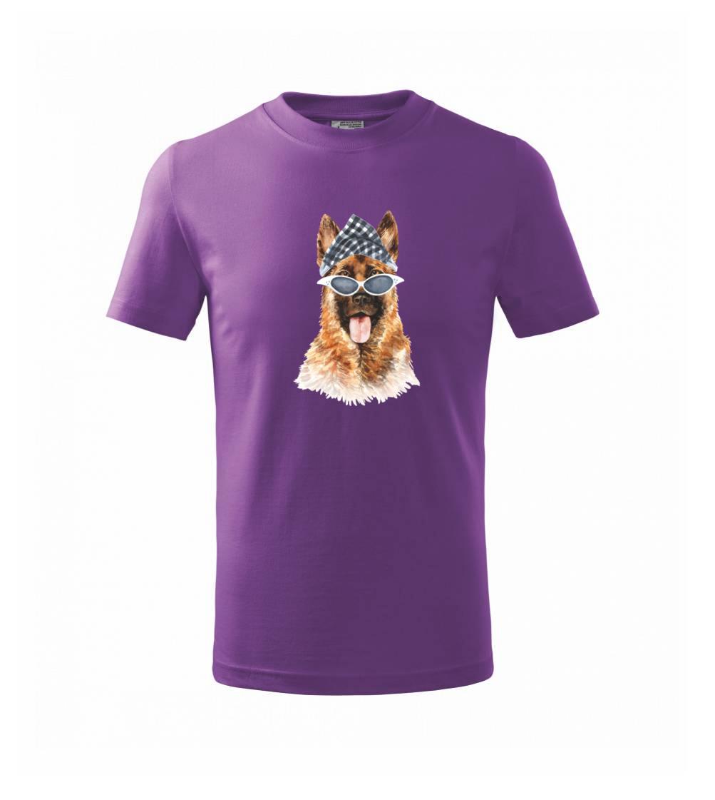 German shepherd se šátkem