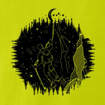 Turista v noční krajině