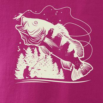 Rybář na břehu rybníka muškaří