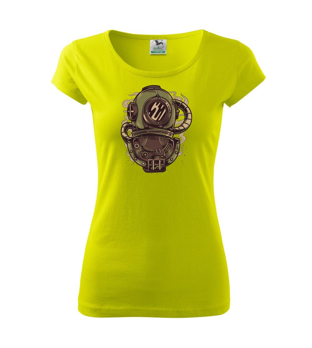 Starý potapěčský skafandr