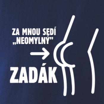 Za mnou sedí zadák