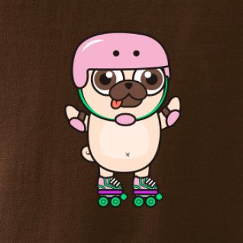 Mops a kolečkové brusle