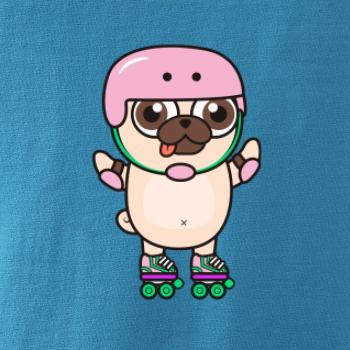 Mops a kolečkové brusle