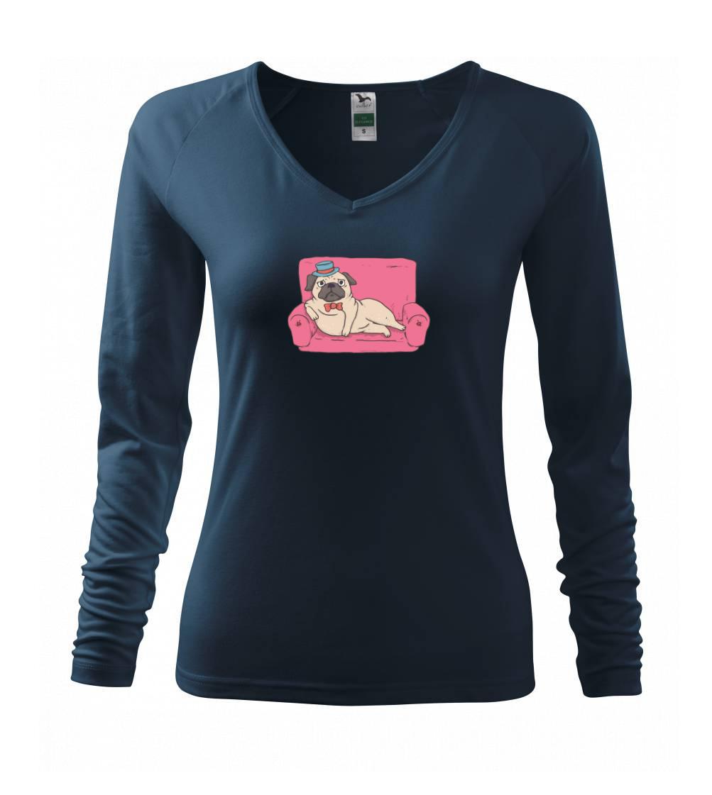 Mops na gauči