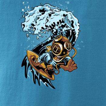 Surfující potápěč