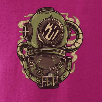 Starý potapěčský skafandr