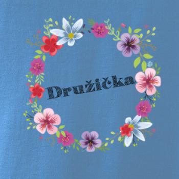 Družička s květy