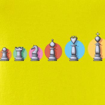 Šachy v řadě barevné