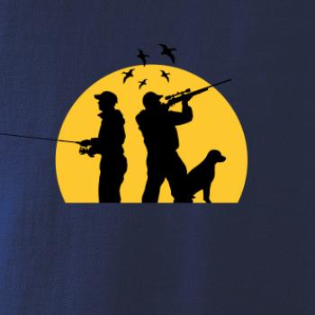 Lovec při západu slunce