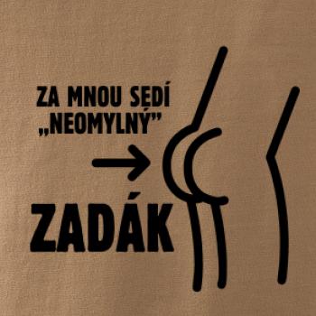 Za mnou sedí zadák