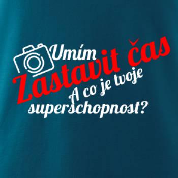 Zastavím čas - tvoje superschopnost? šikmý nápis Zastavím čas - tvoje superschopnost? šikmý nápis