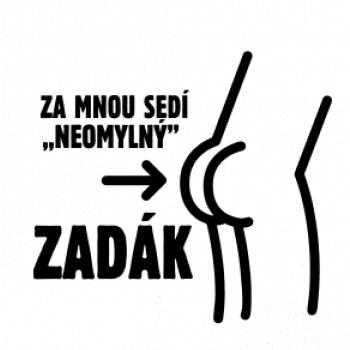 Za mnou sedí zadák