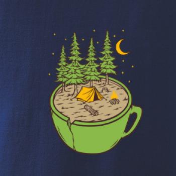 Hrnek plný stanování