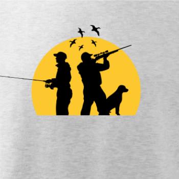 Lovec při západu slunce