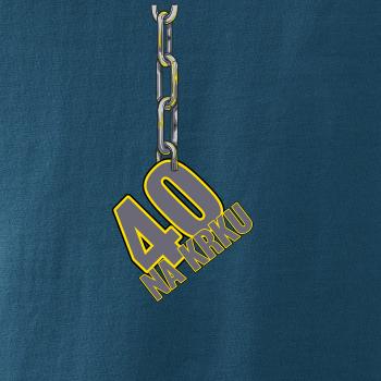 40 let na krku řetěz